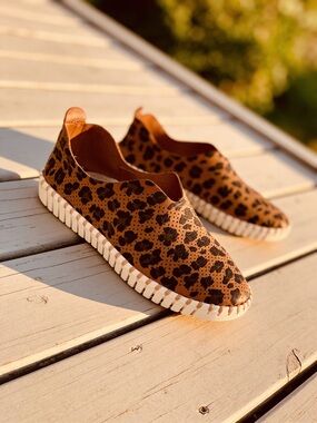 Ilse Jacobsen women’s Leopard Print Slip-On Women’s Sneakers - size 8.5
